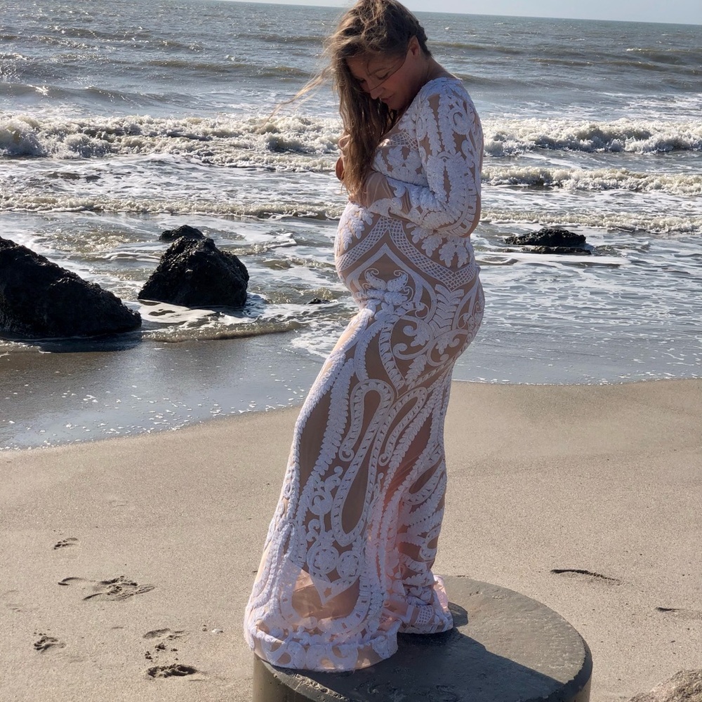 Maternity Photo / Wedding Dress